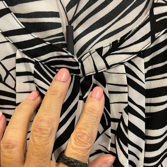 NEW Suit Blouse - Calvin Klein - Picture 4 of 13